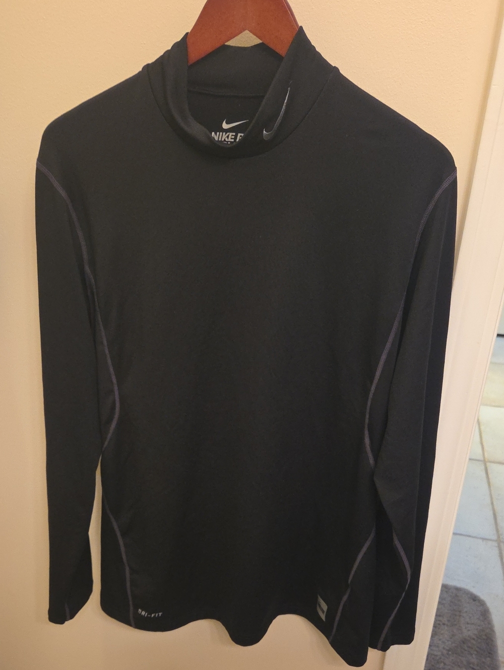 Nike Men’s Black Long-Sleeve Nike Pro Combat